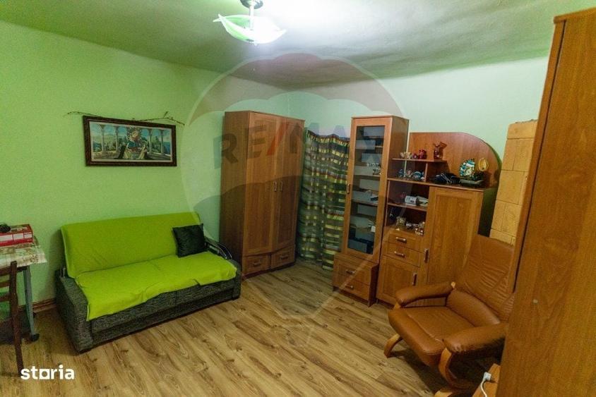Casă cu 4 camere în Criș