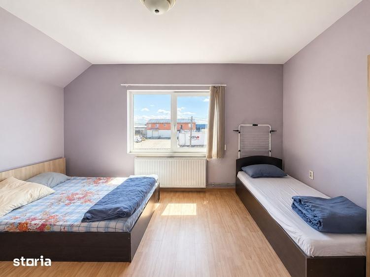 Casă cu 7 camere cu Teren 1000 Mp în Central
