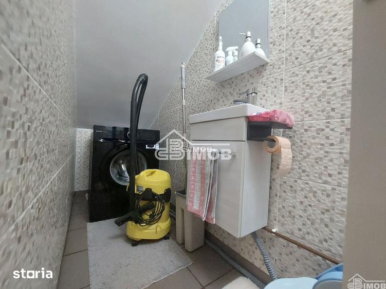 Casă cu 4 camere cu Teren 185 Mp în Ulmi