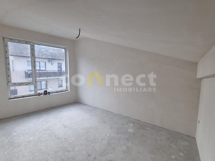Duplex cu 5 camere cu Canalizare în Iris