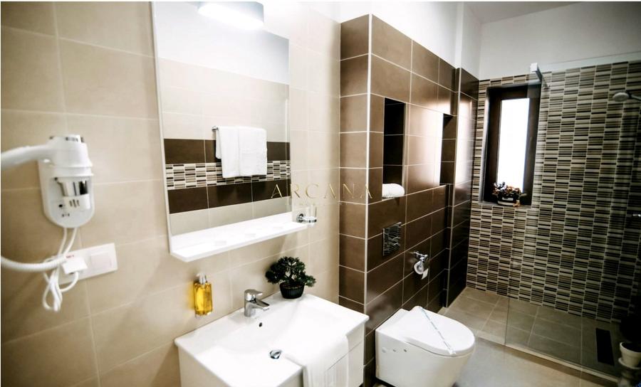 Apartament cu 2 camere semidecomandat, mobilat în Borhanci