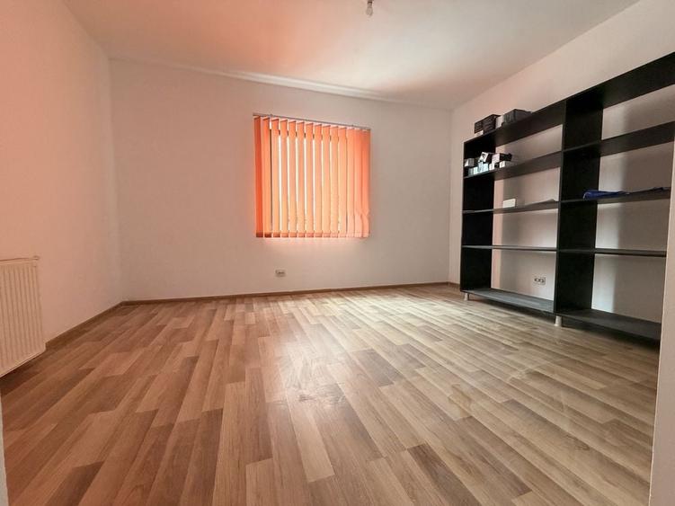 Casă cu 4 camere cu Teren 300 Mp în Ultracentral