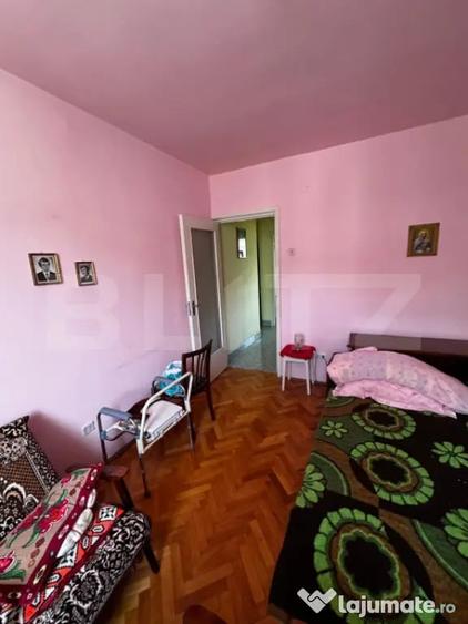 Apartament cu 3 camere decomandat în Central