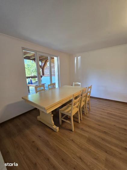 Casă cu 6 camere cu Teren 3148 Mp în Central