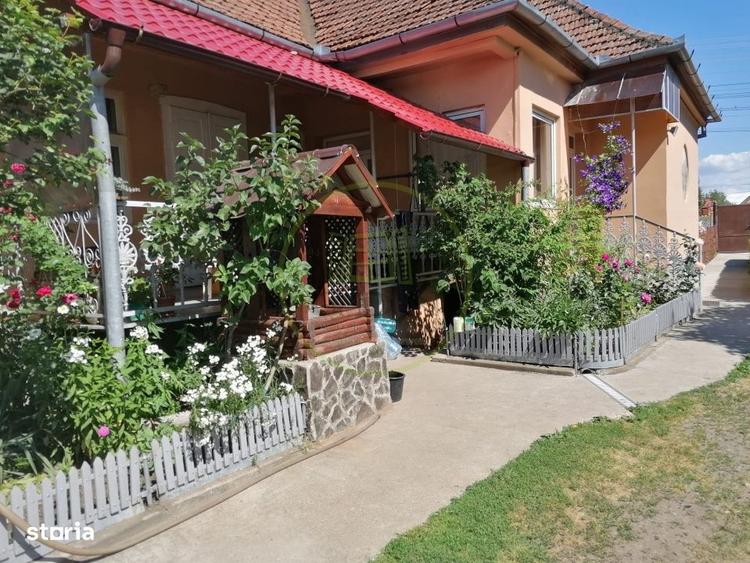 Casă cu 4 camere cu Teren 1710 Mp în Central