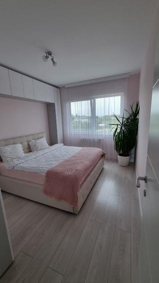 Apartament cu 3 camere decomandat în Florești