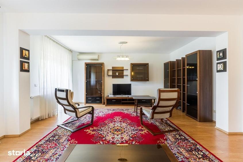 Casă cu 4 camere decomandat în Central