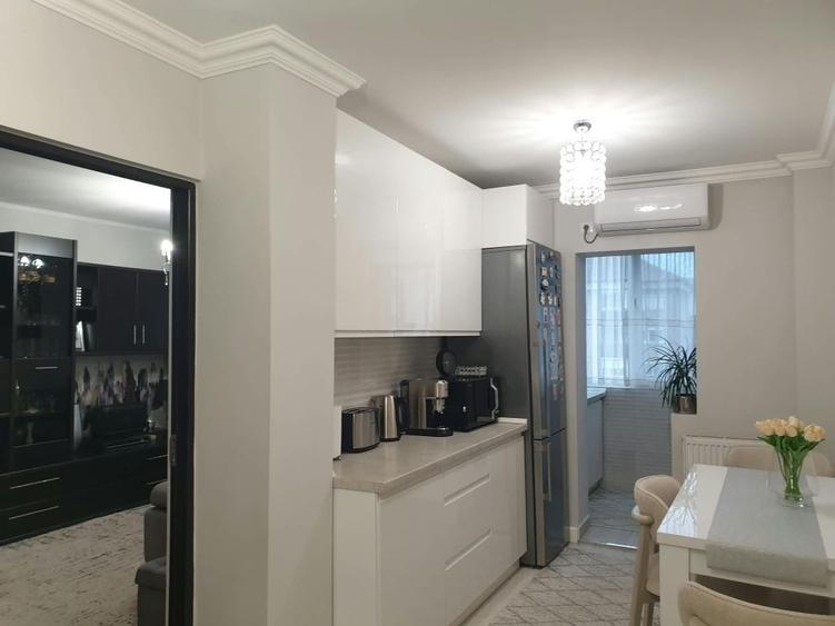 Apartament cu 2 camere decomandat în Exterior Vest