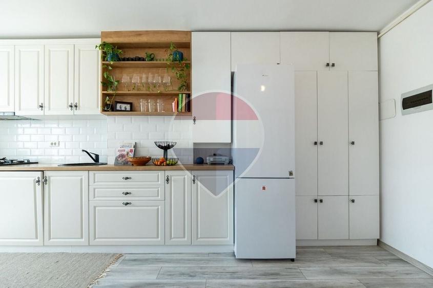 Apartament cu 3 camere semidecomandat în Gării