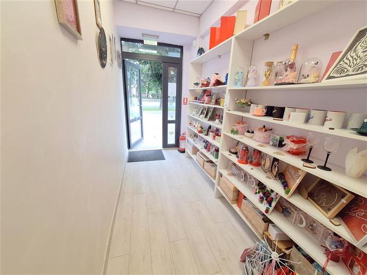Spațiu comercial, de 9 mp, în 9 Mai