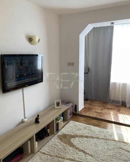 Apartament cu 2 camere semidecomandat, mobilat în Drumul Taberei