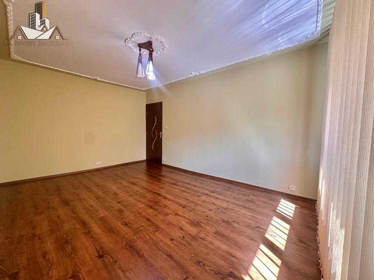 Apartament cu 2 camere decomandat în Soarelui