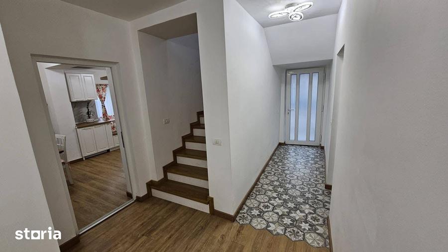 Casă cu 4 camere cu Teren 500 Mp în Central