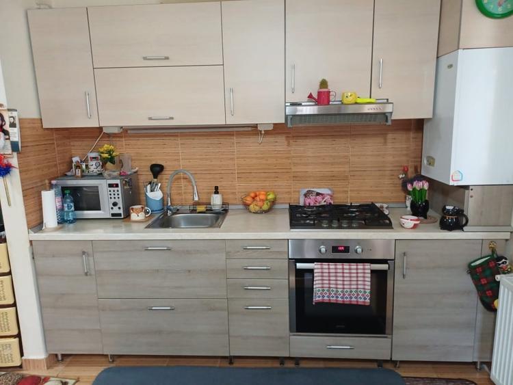 Apartament cu 2 camere semidecomandat, mobilat în Florești — fotografia 3