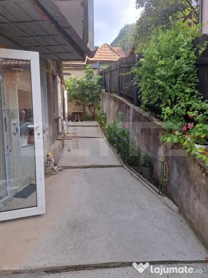 Casă cu 2 camere cu Canalizare în Schei