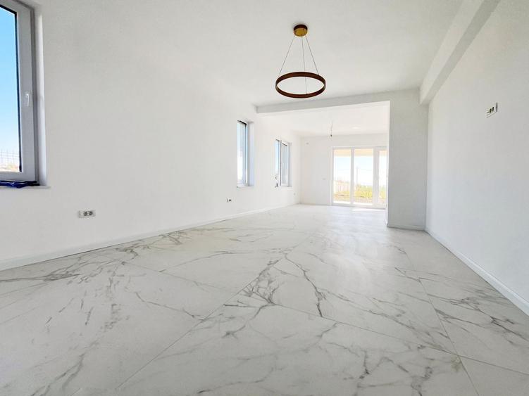 Duplex cu 3 camere cu Canalizare în Covaci