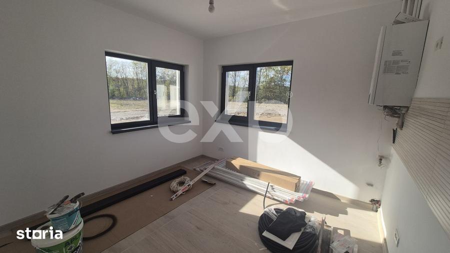 Casă cu 5 camere cu Teren 563 Mp în Albota