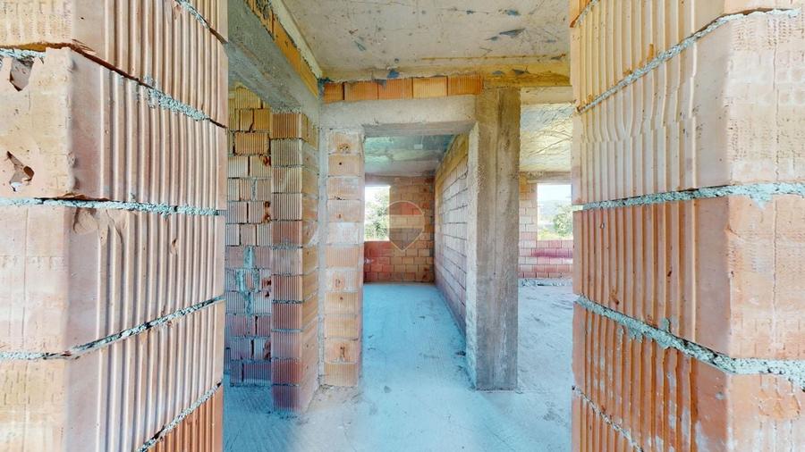 Casă individuală cu 5 camere cu Teren 1000 Mp în Cristian