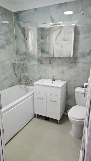 Apartament cu 3 camere decomandat în Tătărași