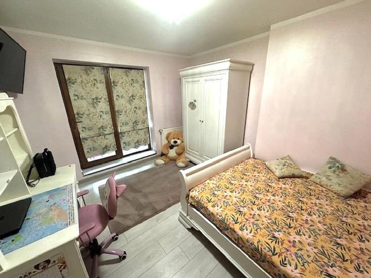 Apartament cu 4 camere decomandat în Central