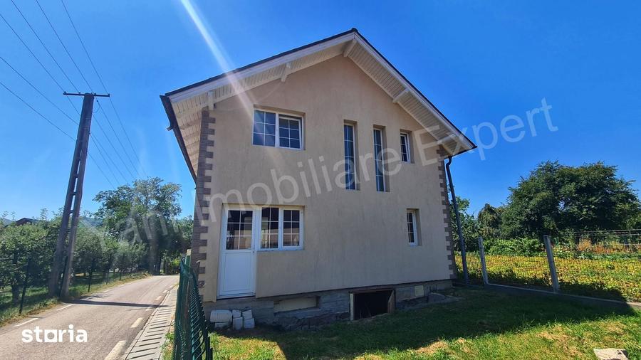 Casă cu 4 camere cu Teren 407 Mp în Țițești