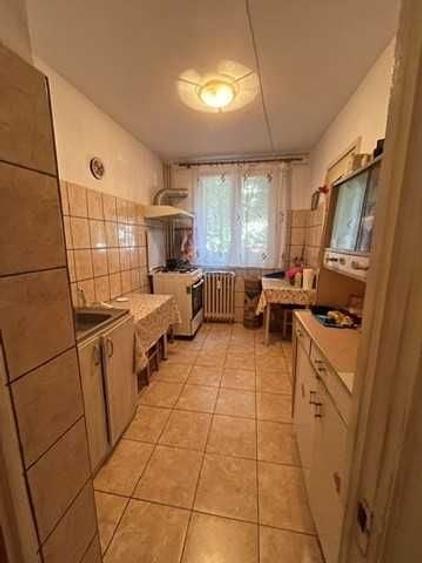 Vanzare Apt 3 camere,parter ,decomandat,bloc 4 etaje,sector 4, 10 min Dr Gazarului sau 5 min str Straja(linii RATB) - 1
