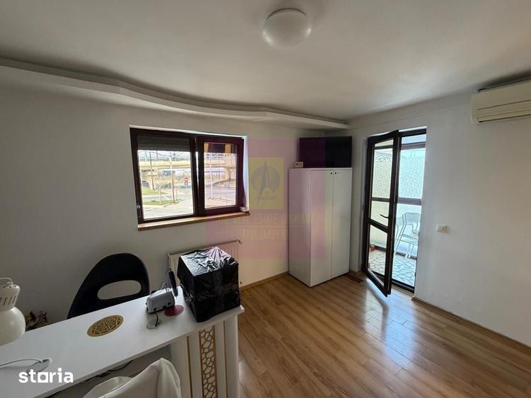 Casă cu 6 camere cu Teren 370 Mp în Glina