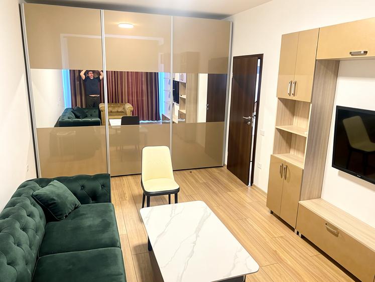 Apartament cu 2 camere decomandat în Berceni