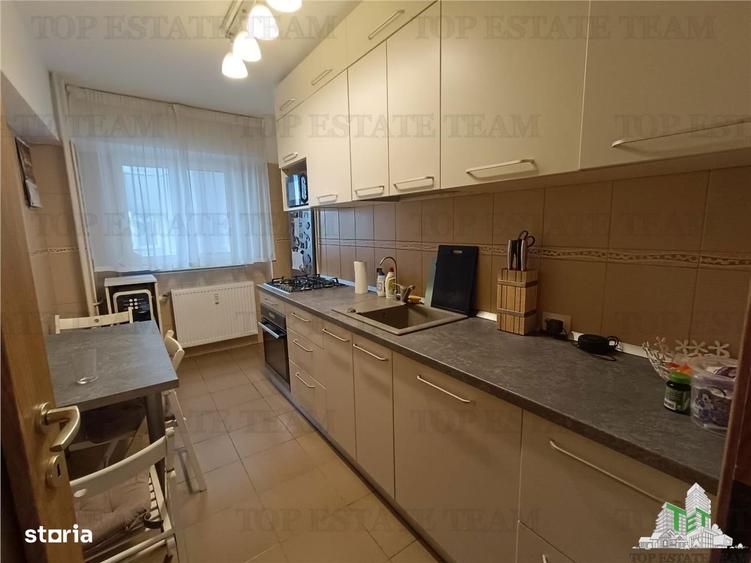 Apartament cu 3 camere decomandat în Grivița