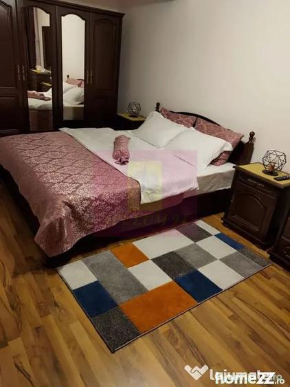 Apartament cu 3 camere semidecomandat în Central