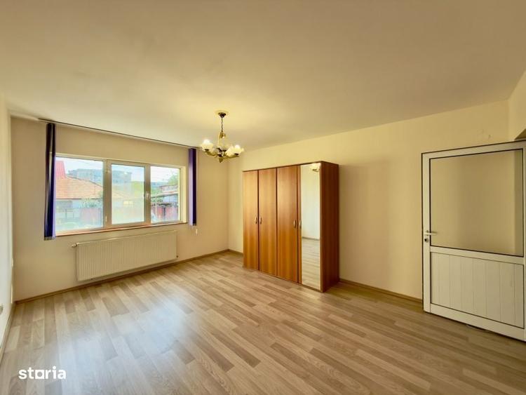 Casă cu 4 camere în Între Lacuri