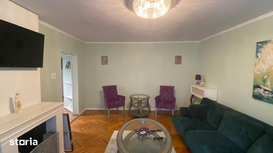 Apartament cu 3 camere decomandat în Nerva Traian