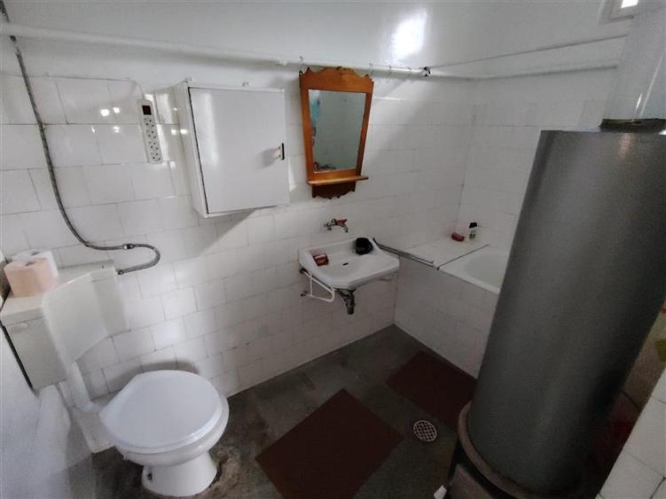 Duplex cu 2 camere cu Canalizare în Est