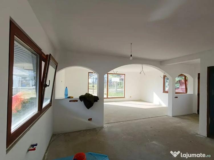 Casă cu 2 camere cu Teren 600 Mp în Tăuții-Măgherăuș