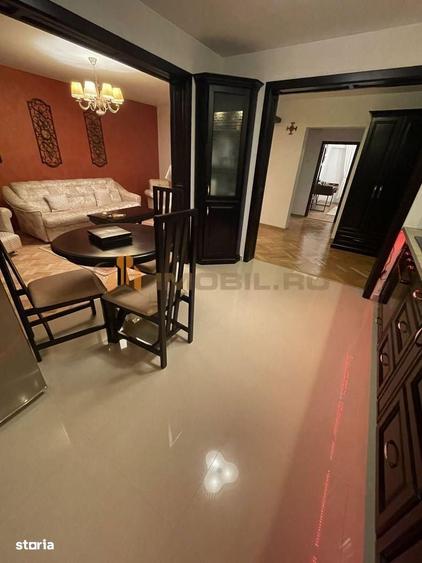 Apartament cu 3 camere decomandat în Albești