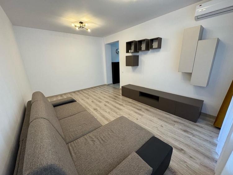 Apartament cu 2 camere decomandat în Runcu