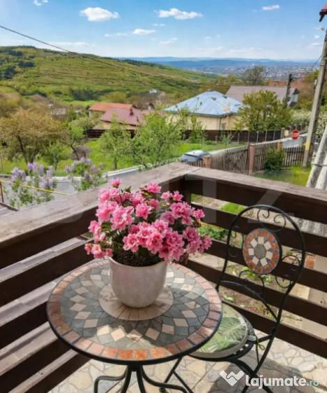 Apartament cu 3 camere decomandat, mobilat în Central