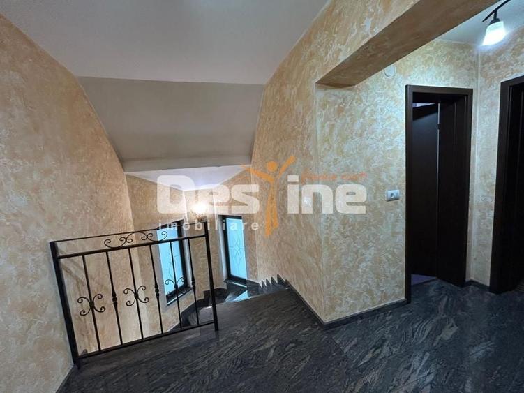Casă individuală cu 6 camere cu Piscina în Ciritei