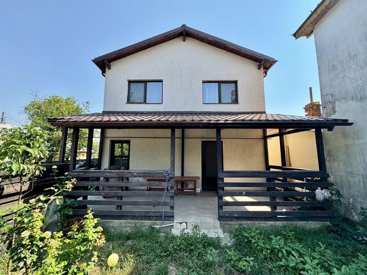 Casă cu 3 camere cu Canalizare în Tunari