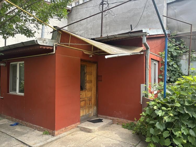 Casă cu 2 camere cu Teren 90 Mp în 1 Mai