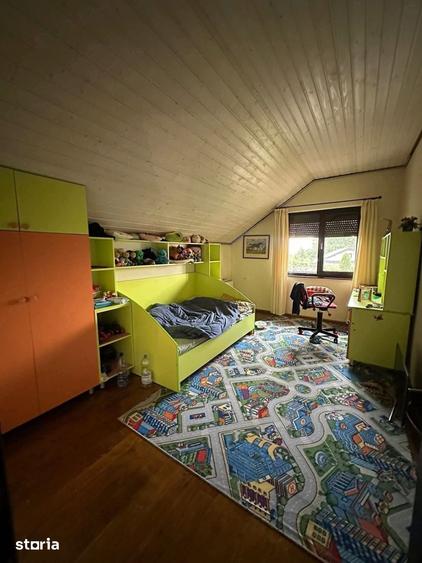 Casă cu 4 camere cu Teren 1700 Mp în Central