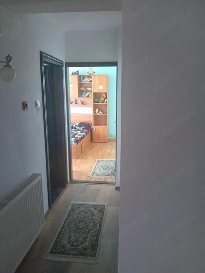 Apartament cu 3 camere decomandat în 9 Mai
