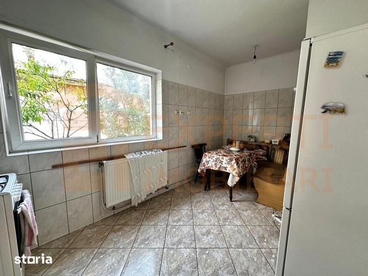 Casă cu 7 camere cu Teren 780 Mp în Ion Creangă