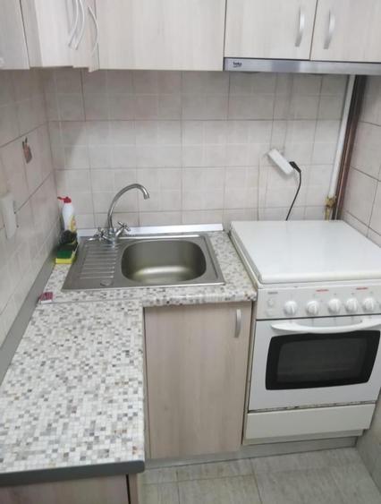 Garsonieră decomandată, mobilată în Iris