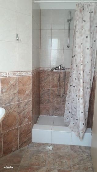 Casă cu 4 camere decomandat în Central