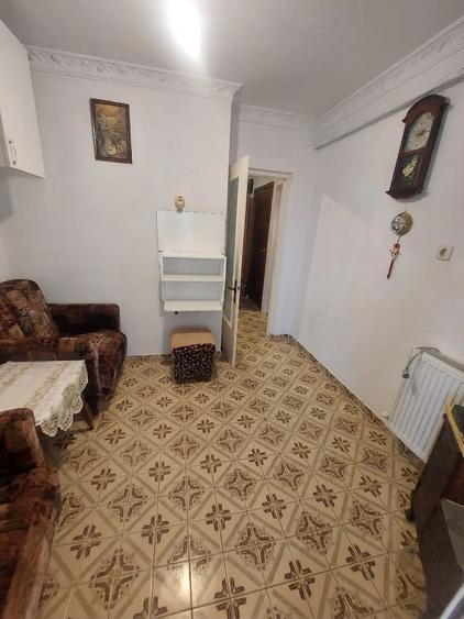 Apartament cu 2 camere decomandat în Far