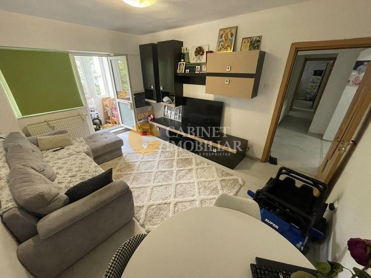 Apartament cu 3 camere, mobilat în Central