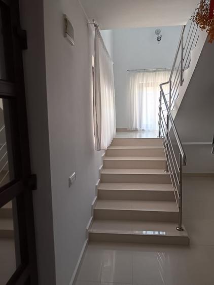 Casă cu 6 camere cu Teren 820 Mp în Berceni
