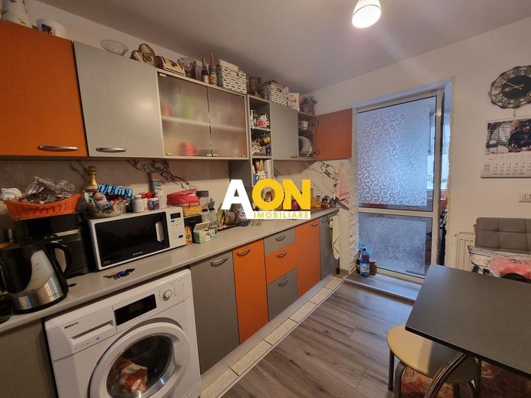 Apartament cu 2 camere semidecomandat, mobilat în Cetate