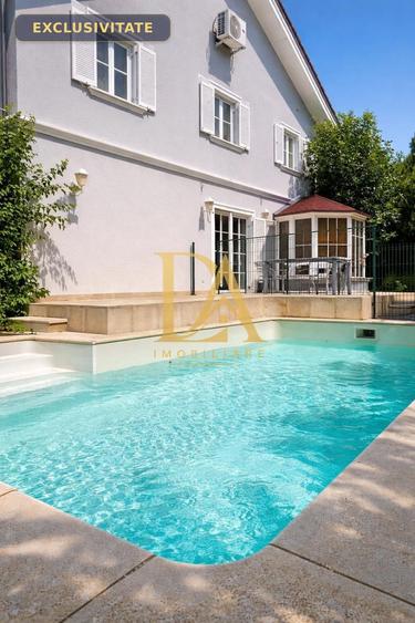 Casă cu 7 camere cu Canalizare în Central